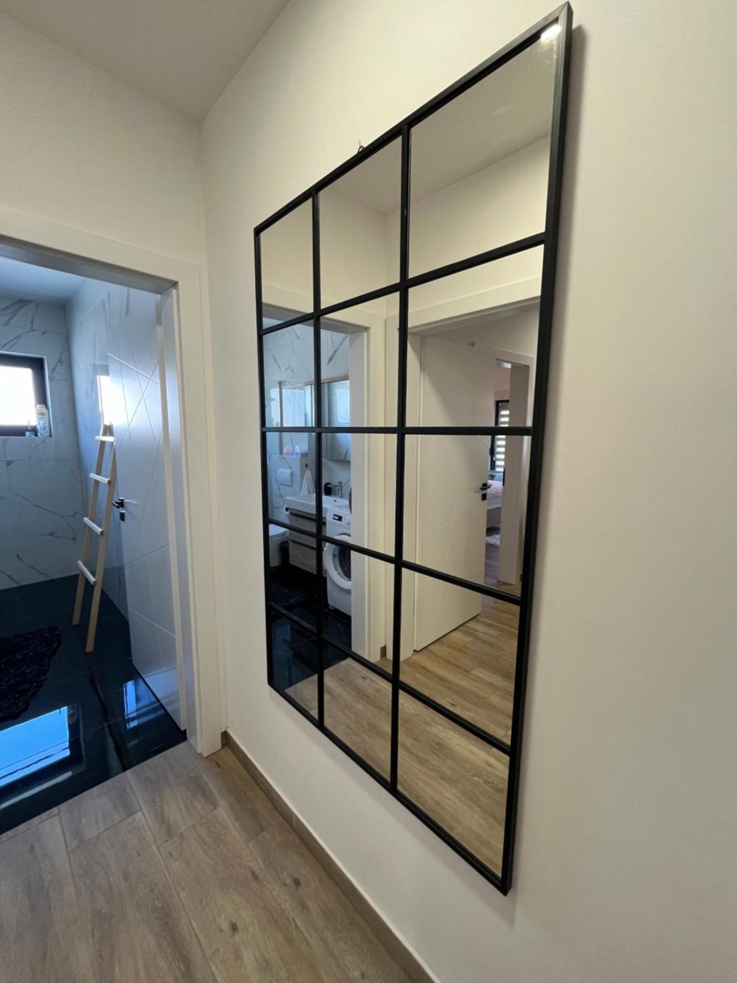 Apartman Sandra โนวากราดิชกา ภายนอก รูปภาพ