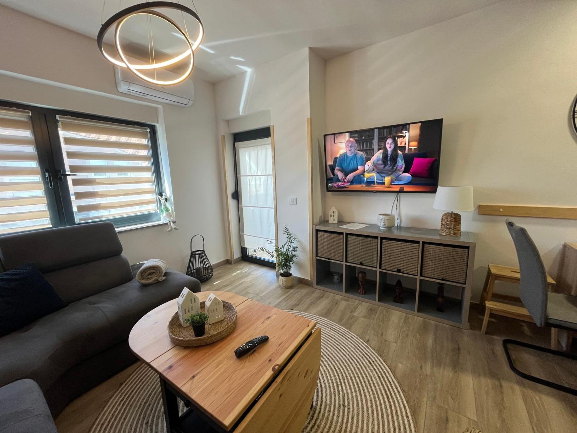 Apartman Sandra โนวากราดิชกา ภายนอก รูปภาพ